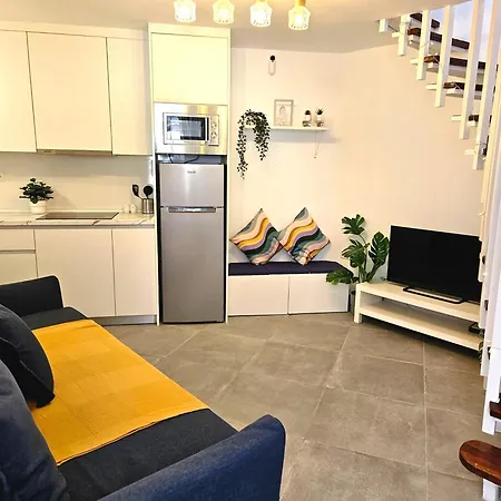 Modern - Roof Terrace - Close To