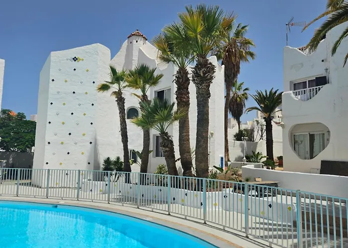 Modern - Roof Terrace - Close To Apartment