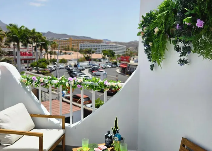 Apartment Modern - Roof Terrace - Close To *
