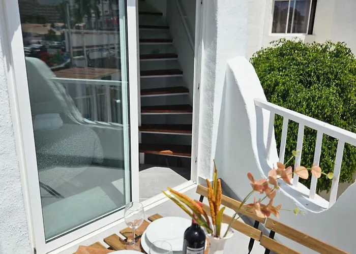 Apartment Modern - Roof Terrace - Close To *
