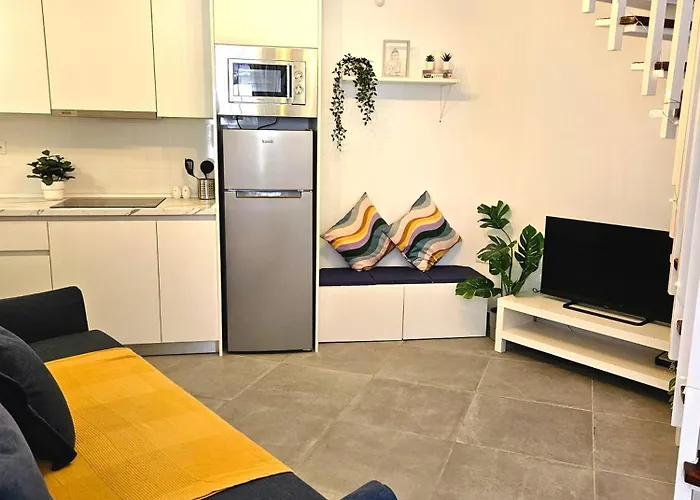 Modern - Roof Terrace - Close To