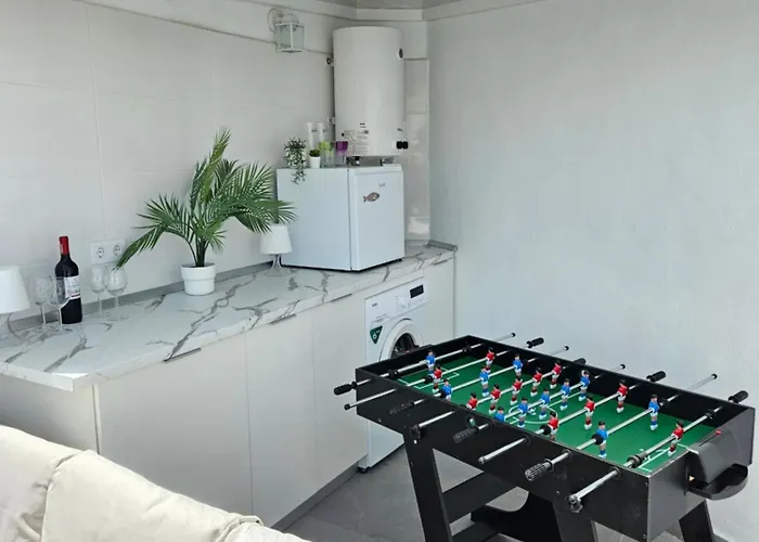 Apartment Modern - Roof Terrace - Close To