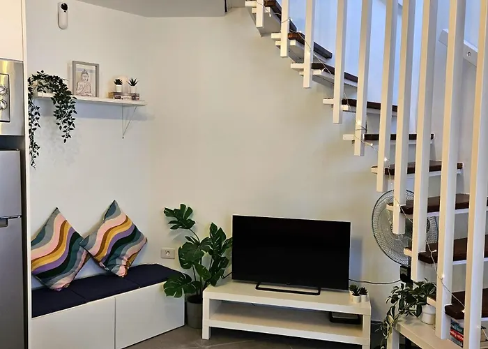 Modern - Roof Terrace - Close To Apartment